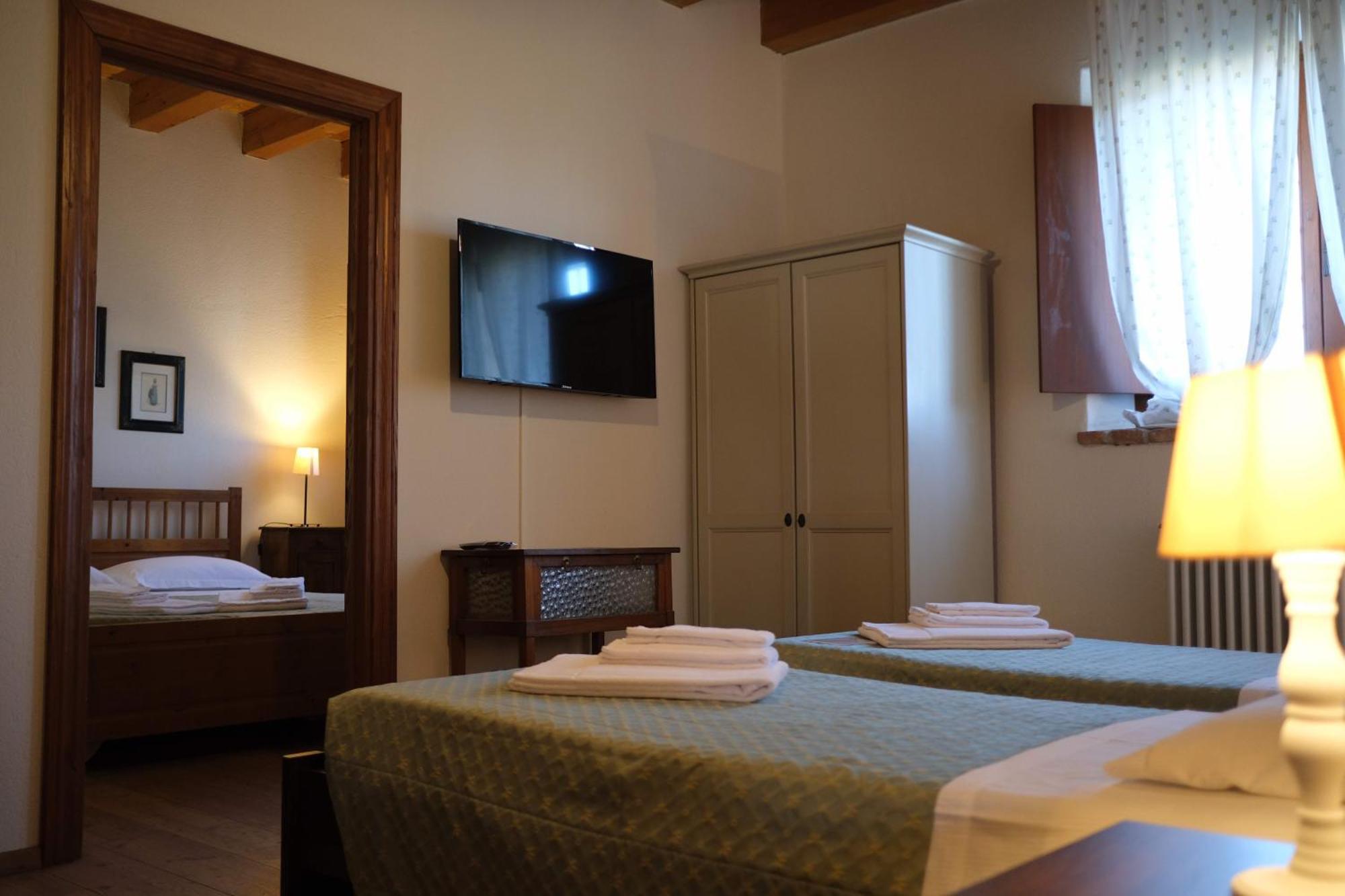 Agriturismo Corte Pellegrini San Martino Buon Albergo Buitenkant foto